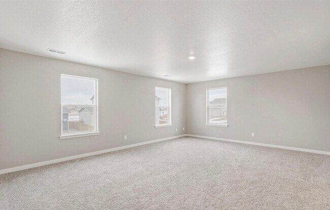 Building Photo - Newer 5-Bedroom Home Including All Applian...