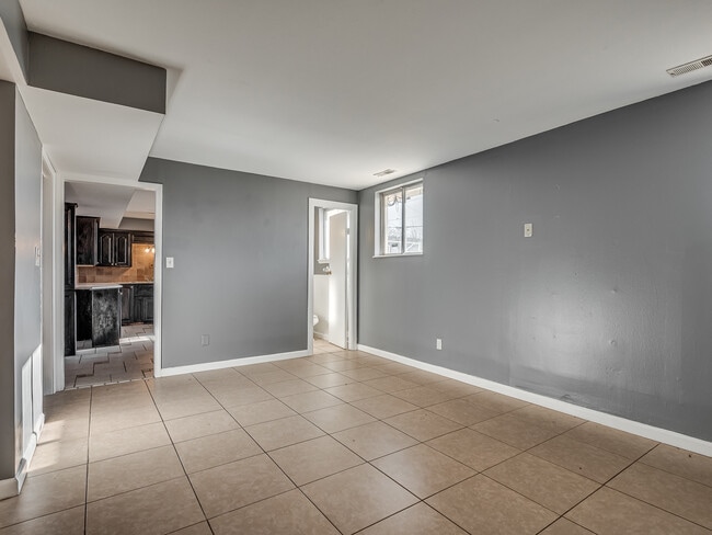Building Photo - 2520 SW 68th St