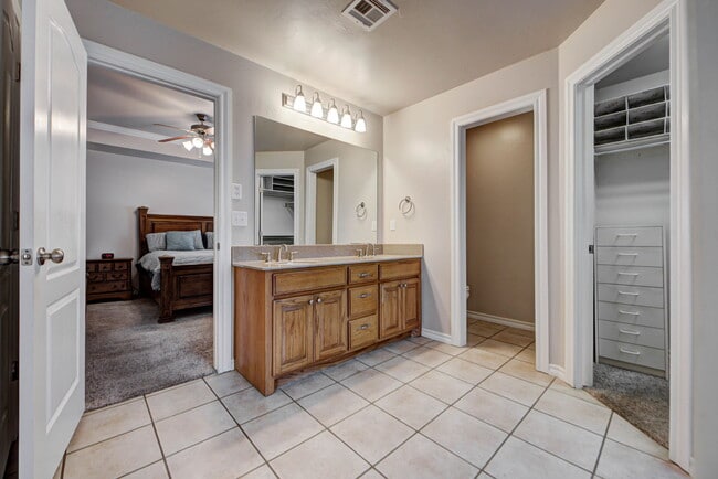Building Photo - 4716 Stag Horn Dr