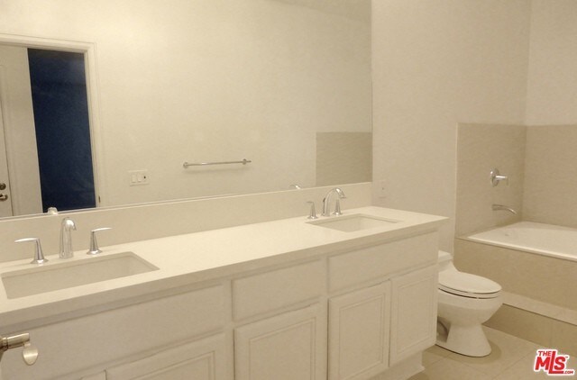 Building Photo - 1211 Sunset Plaza Dr