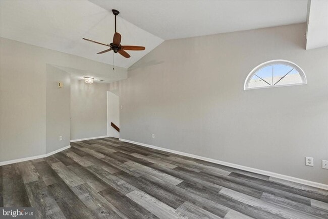 Building Photo - 806 Beacon Hill Dr