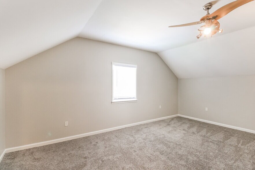 Building Photo - 3724 Belle Oaks Dr