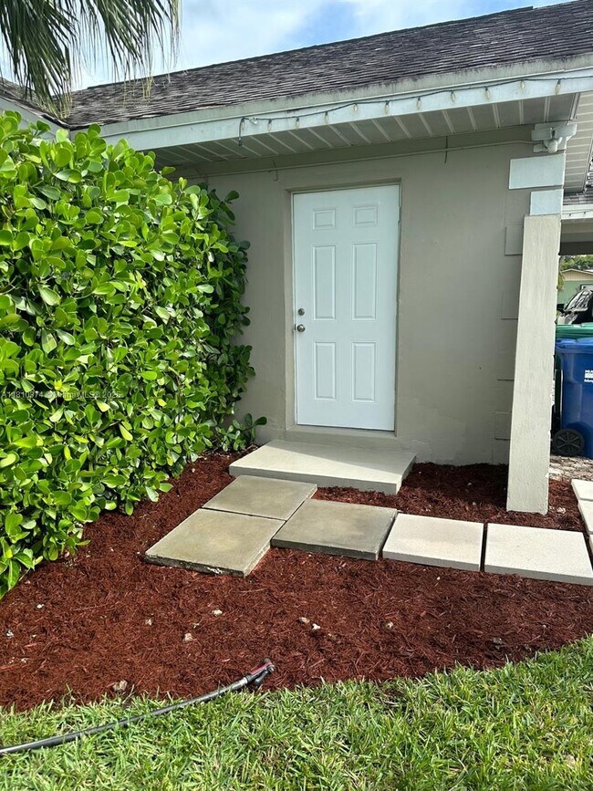 Primary Photo - 13005 SW 116th Ct