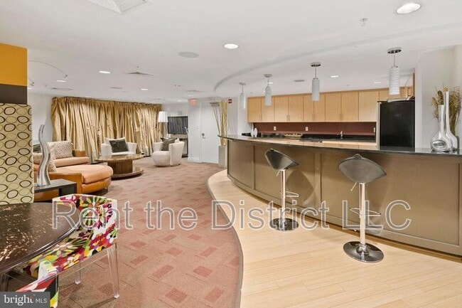 Building Photo - 915 E St NW