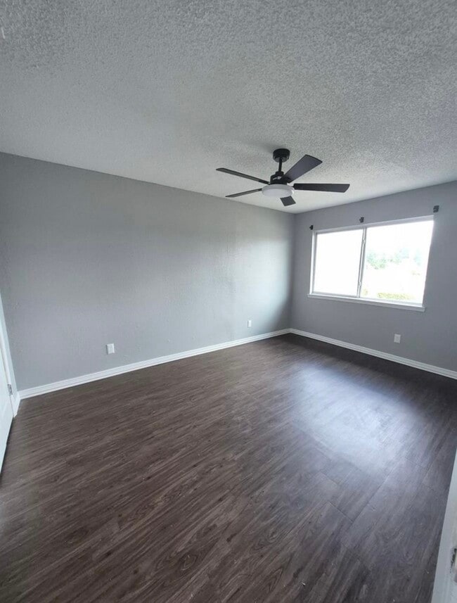 Building Photo - 738 Coolwood Dr