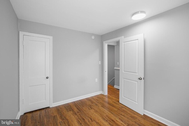 Building Photo - 2507 Fairlawn Ave SE