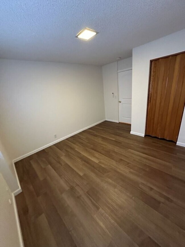 Building Photo - Torrano/DUPLEX