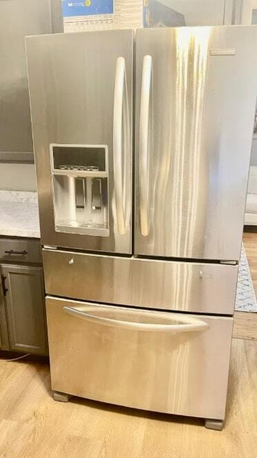 Building Photo - 4880 Barclay Square Dr