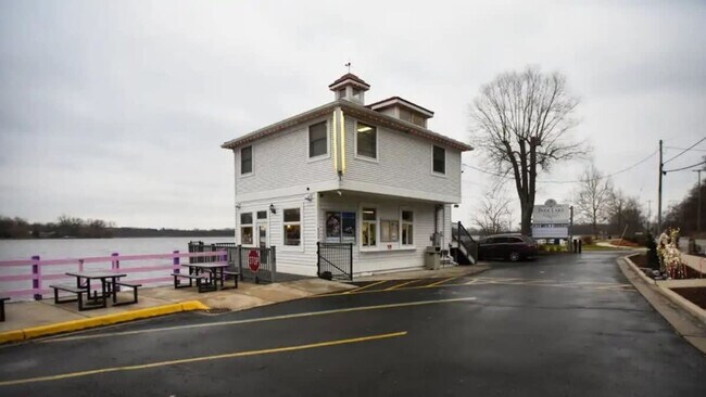 Building Photo - 15812 Culver Dr