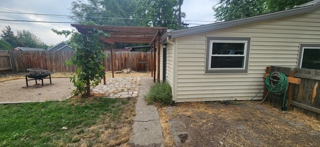 Building Photo - 2709 W Irene St