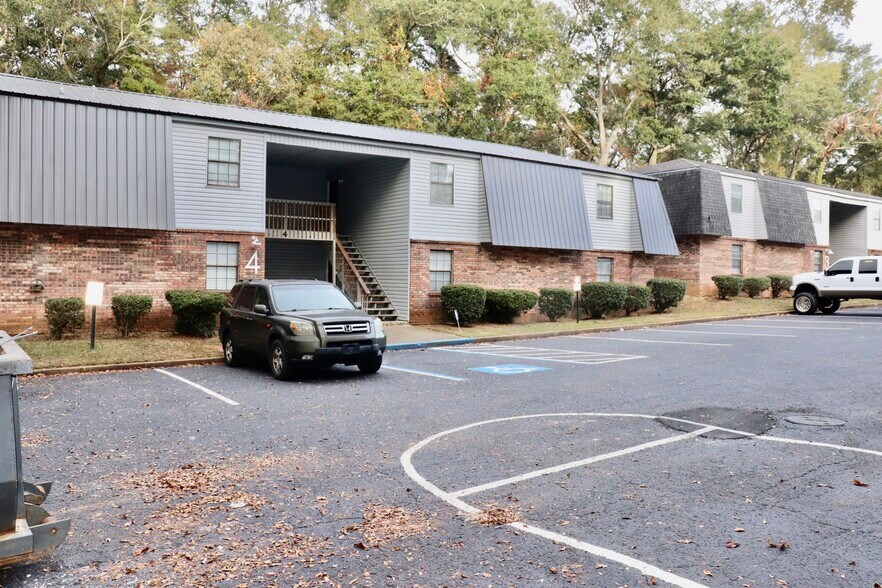 Exterior - 300 Apache Dr