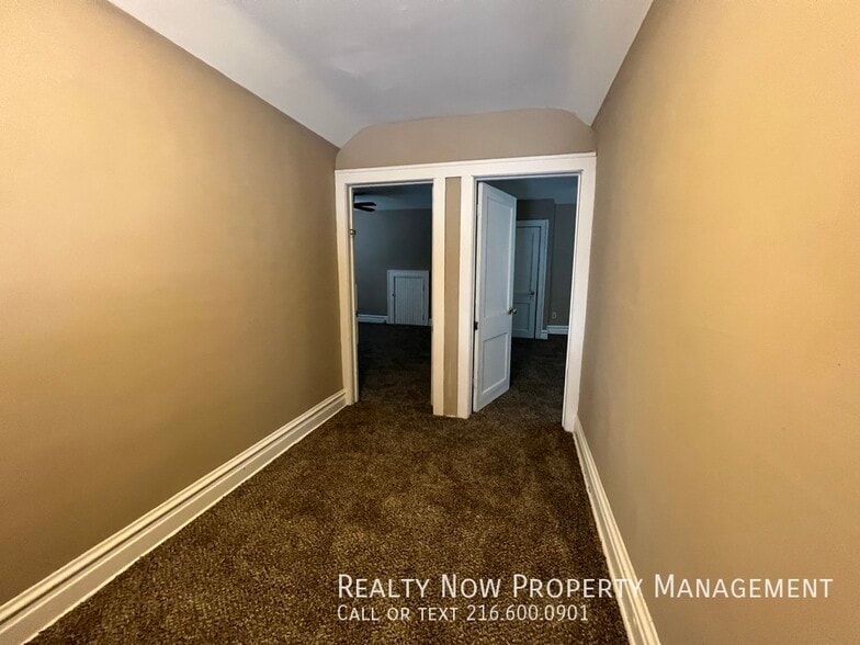 Building Photo - 3290 Desota Ave