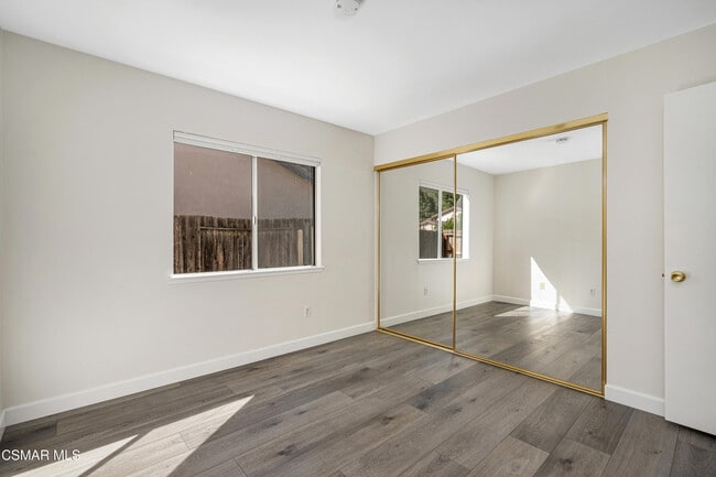 Building Photo - 462 Raindance St