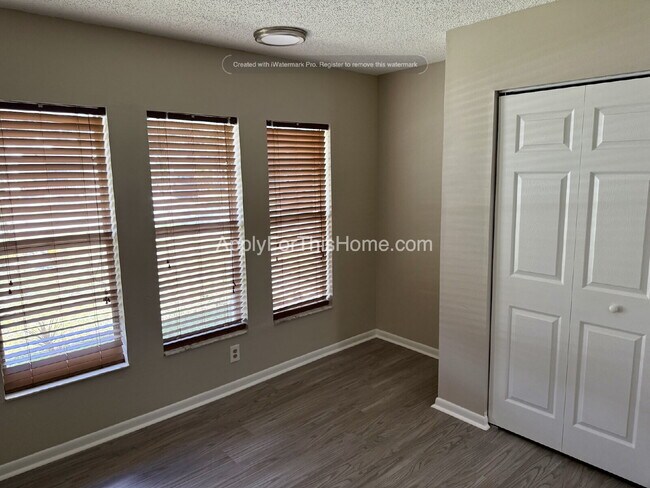 Building Photo - Single Family Home