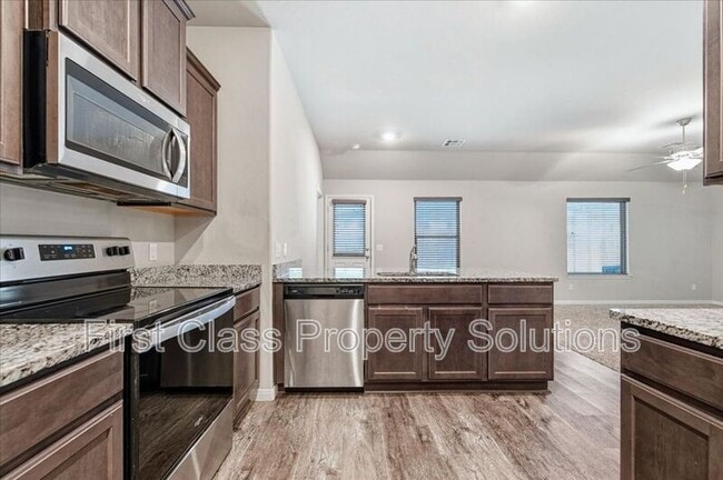 Building Photo - 1708 Burgundy Dr