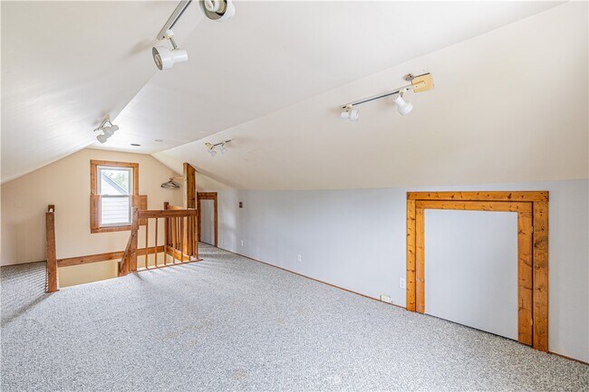 Building Photo - 54 Seminole Way