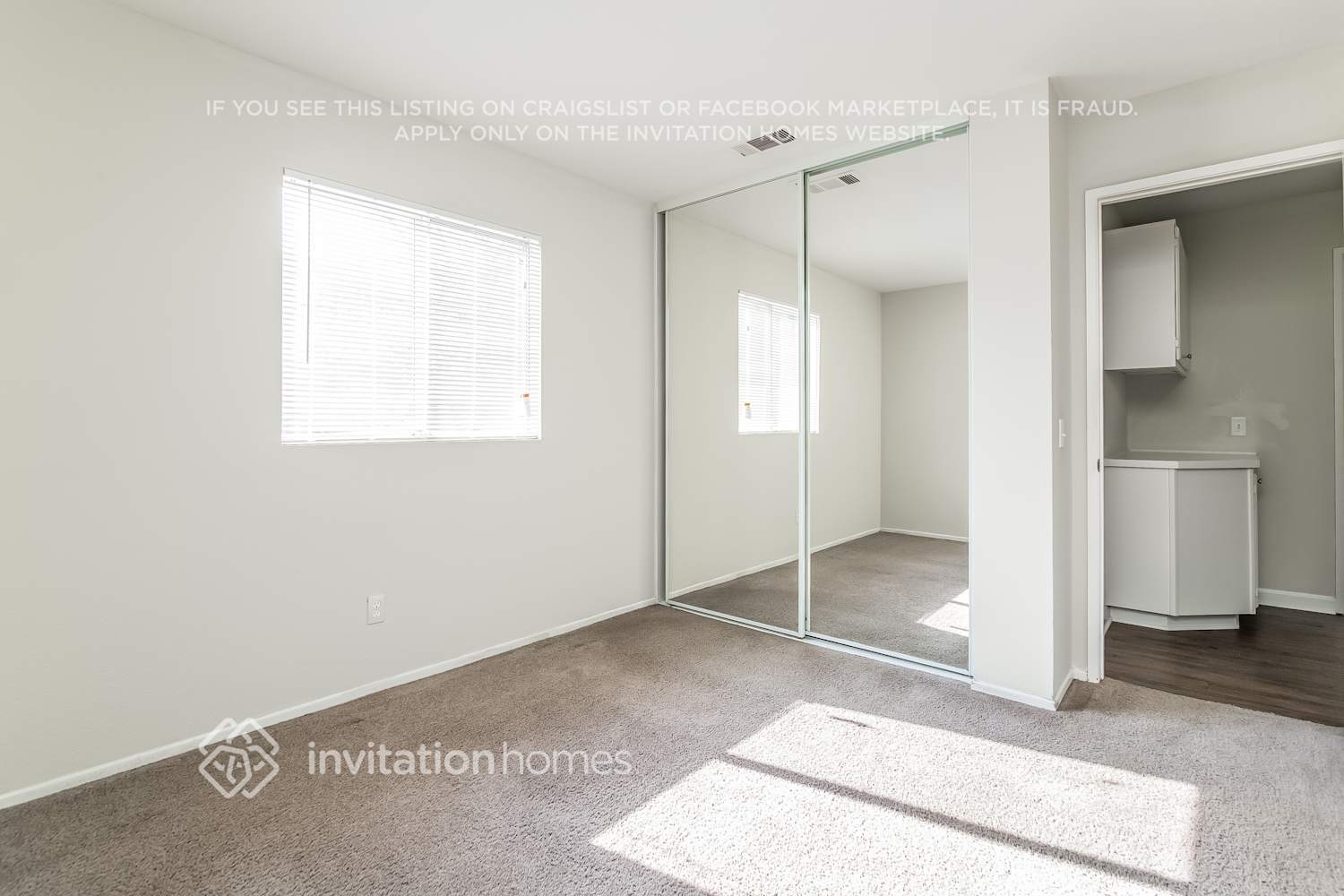Building Photo - 973 Halfmoon Ct N