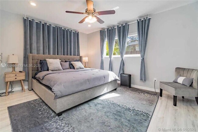 Building Photo - 1731 NE 172nd St