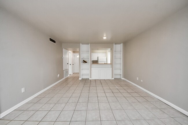 Building Photo - 10075 Westpark Dr