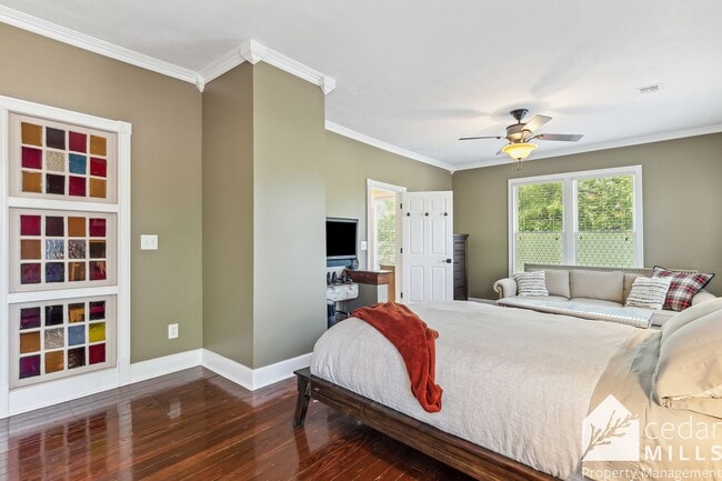 Building Photo - EXTRAORDINARY historic rental opportunity ...