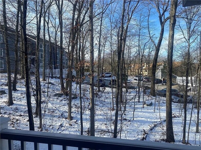 Building Photo - 7 Wake Robin Rd