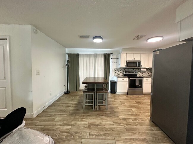 Building Photo - 2781 Fulford St