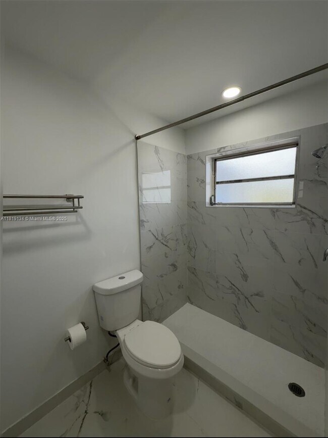 Building Photo - 7580 SW 82nd St