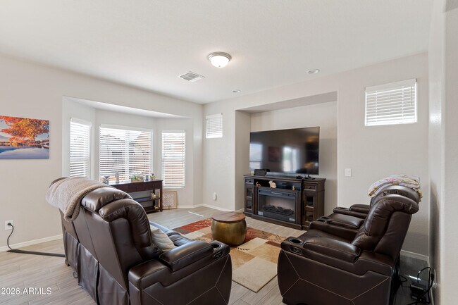 Building Photo - 4215 Tinker Dr