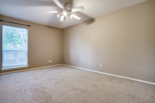 Building Photo - 5937 E University-227