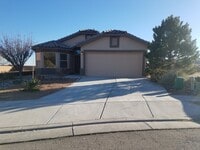 Building Photo - Great 3 bed, 2 bath, home in Huning Ranch!