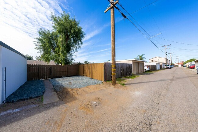 Building Photo - 3264 Clairemont Mesa Blvd