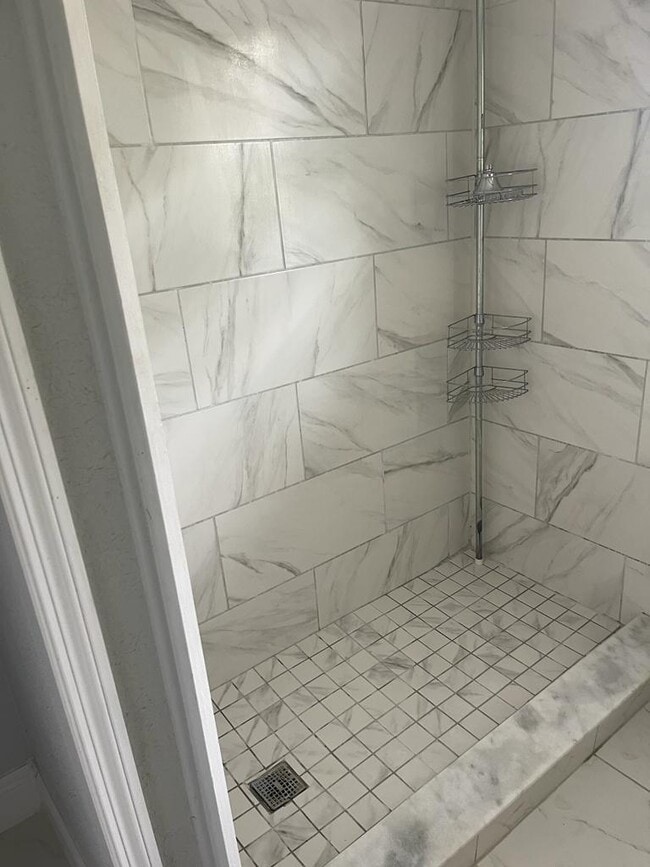 Building Photo - 2410 Avenue C NW