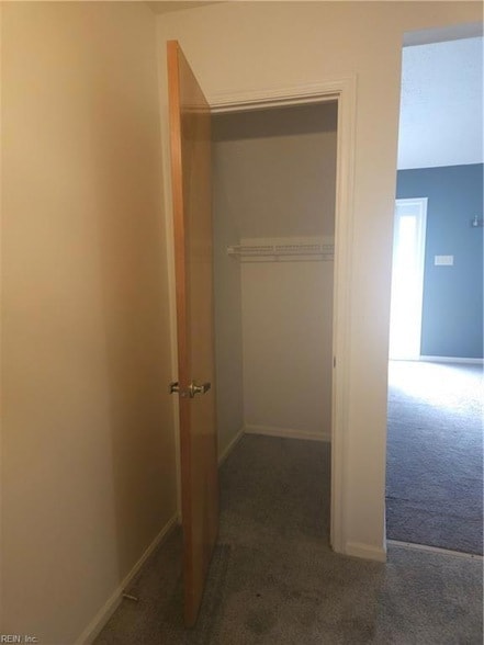 Building Photo - 330 Kinsmen Way