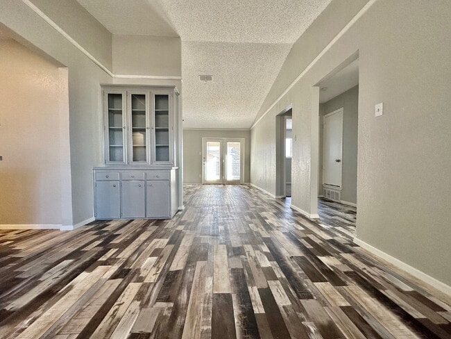 Building Photo - Updated 4 Bedroom Home w/ Gorgeous Floors