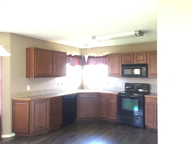 Building Photo - GREAT HOME GREAT LOCATION