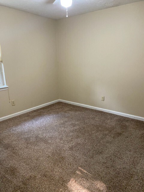 Building Photo - 4015 Tally Ho Ct