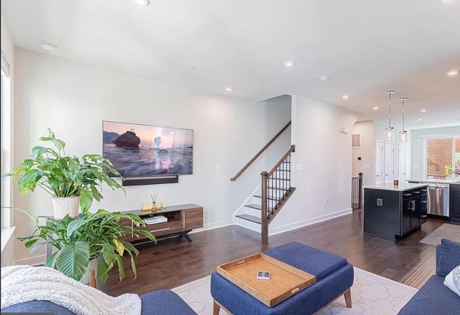 Building Photo - 6215 Herald St