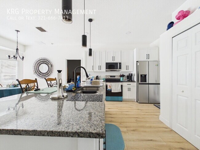 Building Photo - 2632 NE 27th St