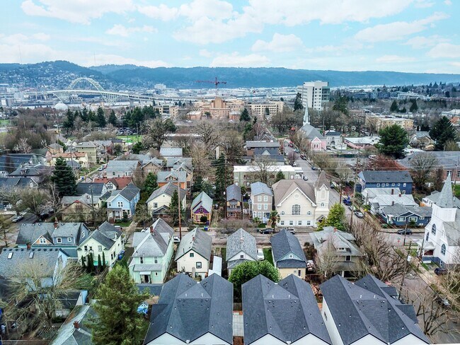 Building Photo - 186 NE Stanton St