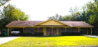 Building Photo - 1504 E Pecan St
