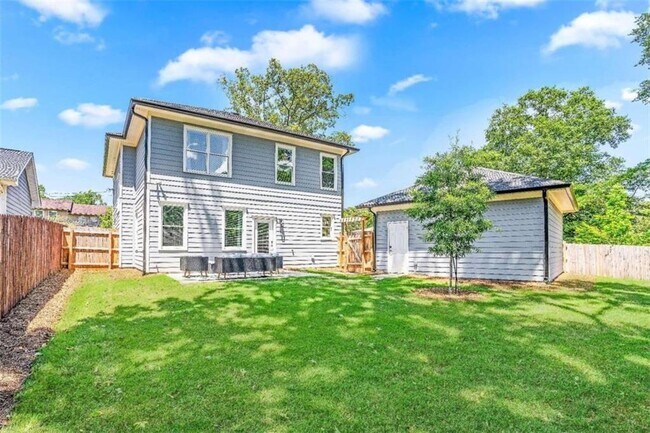 Building Photo - 510 Oak Dr
