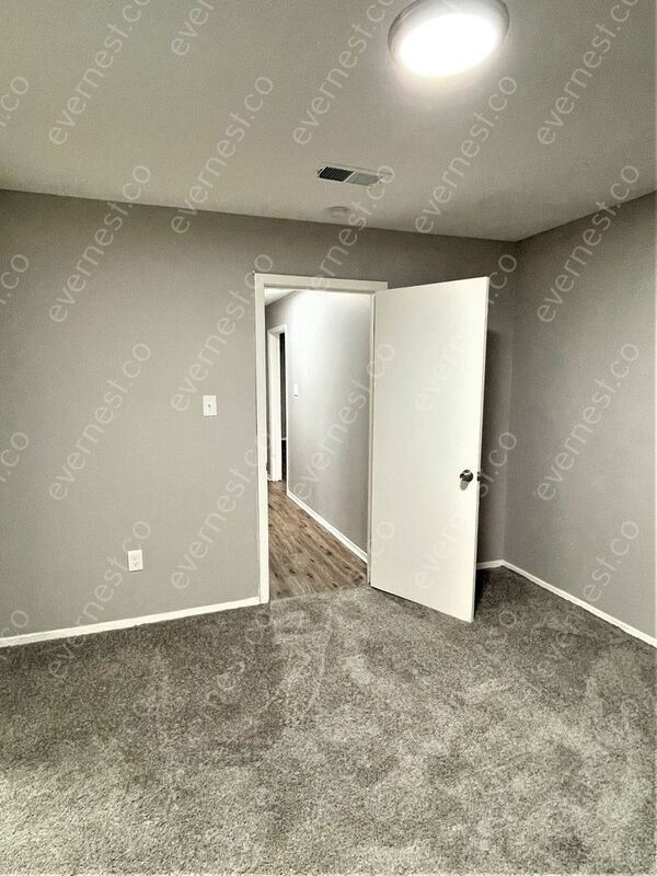 Building Photo - 6691 Lake Forest Dr