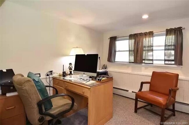 Building Photo - 21 Mcdermott Cir