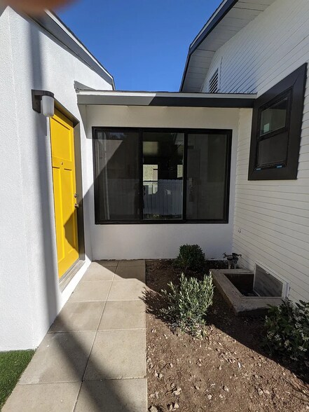 Building Photo - 1113 24th St