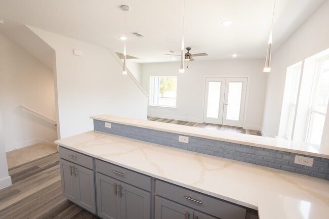 Building Photo - 3144 Wayside Ave