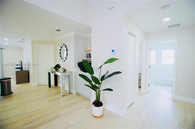 Building Photo - 244 NW 6th Ave