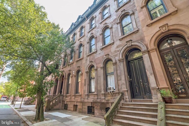 Building Photo - 2008 Spruce St