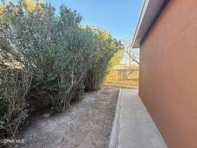 Building Photo - 218 Easter Way