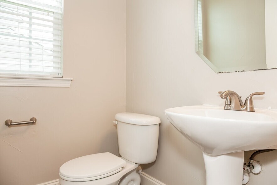 Building Photo - 11007 Holm Oak Pl