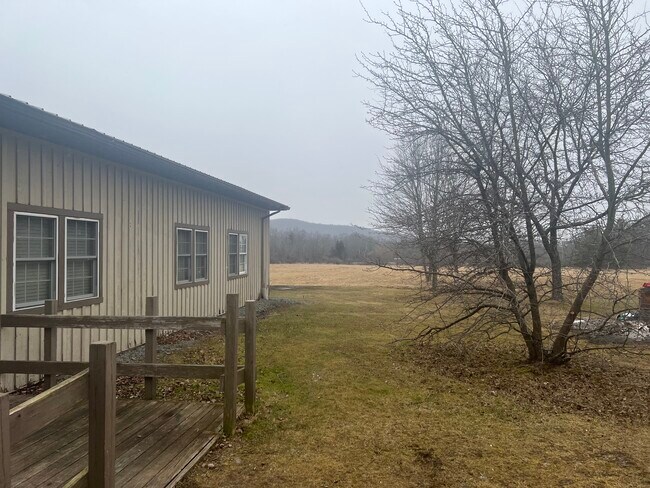Building Photo - 150 Lighthouse Ln